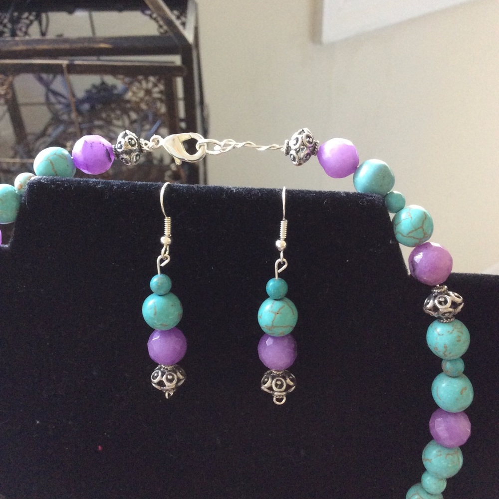 Hand Crafted Turquoise & Purple Beaded Jewelry Set. - Picture 4 of 7
